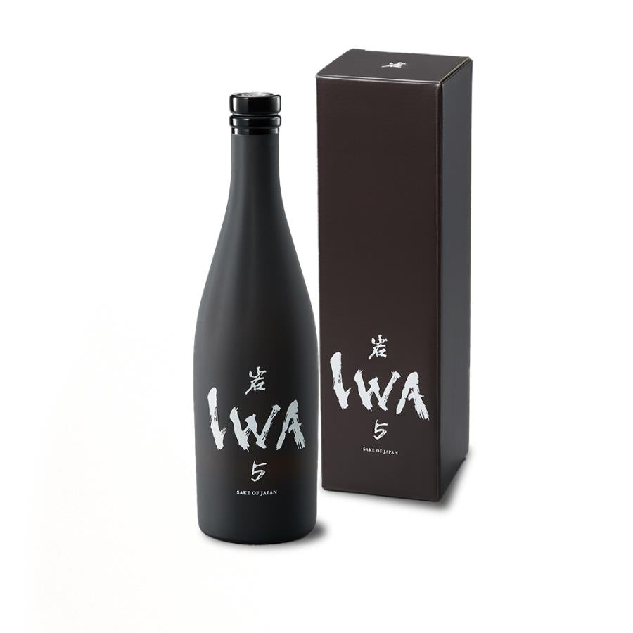 Iwa Sakè 5 Junmai Daiginjo with box