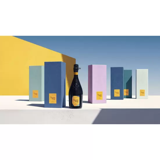 Champagne La Grande Dame 2015 Veuve Clicquot Ponsardin Astuccio by Paola Paronetto, 2 image